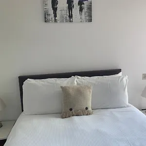 https://quartermile-1-bed-with-parking.edinburghhotelsuk.org